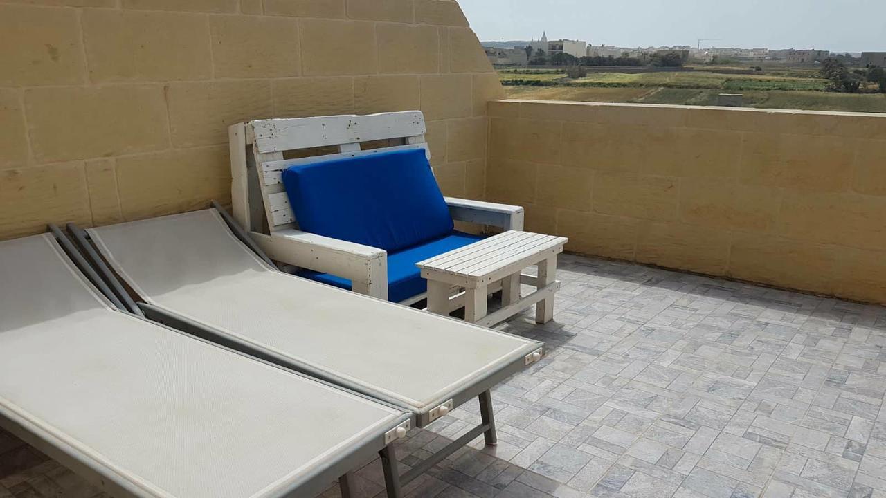 West B&B Għarb Esterno foto